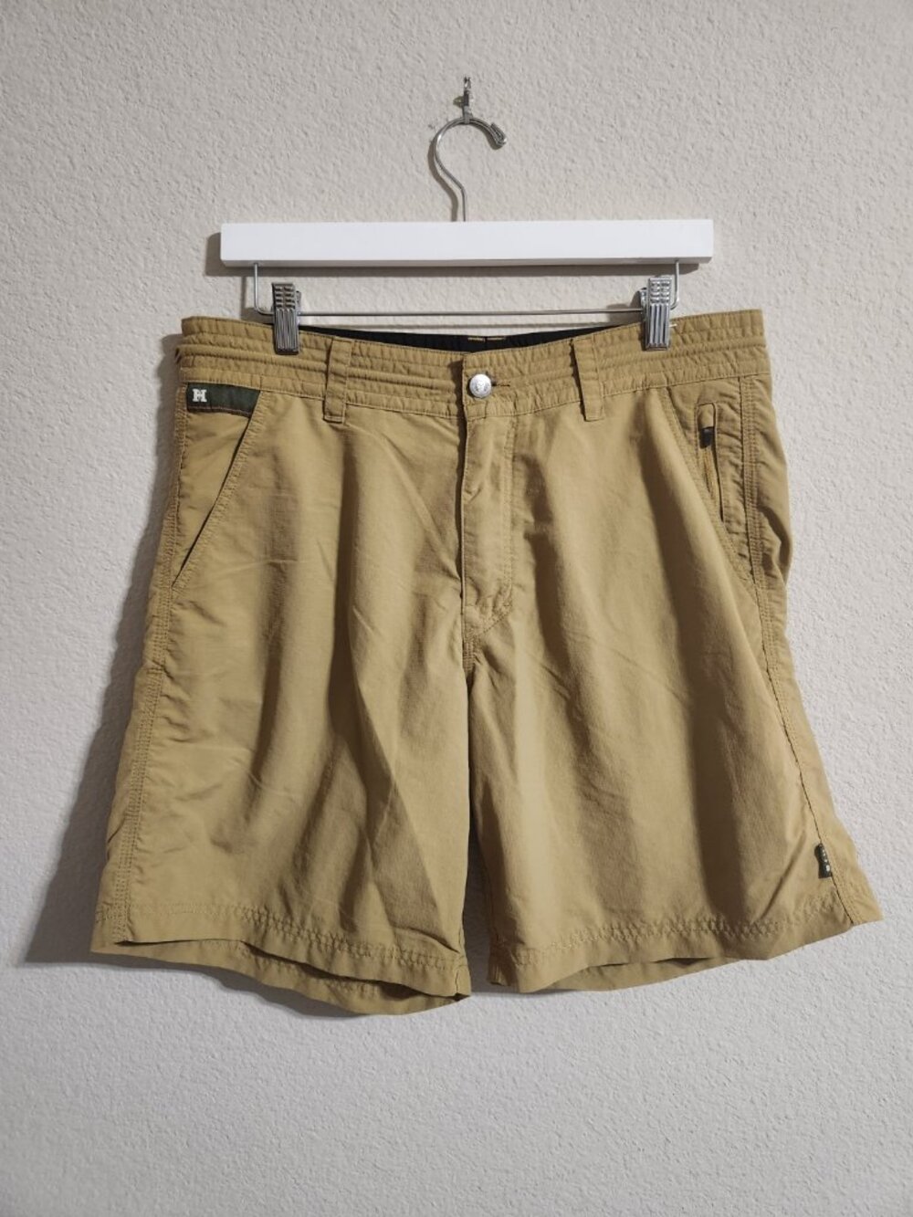 Howler Bros Horizon Hybrid Shorts Men’s size 33 Ripstop Khaki Yellow 8” inseam